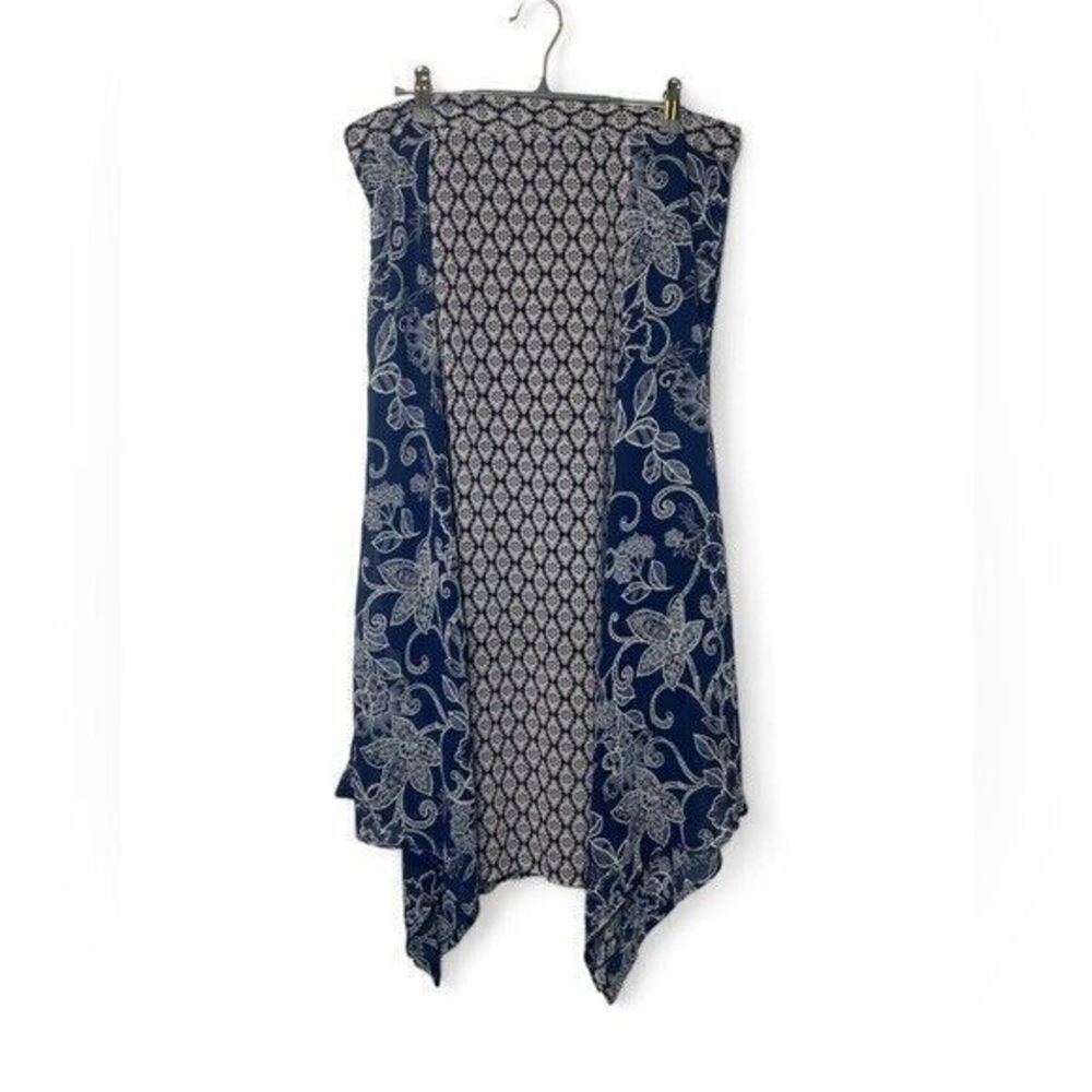 Roz & Ali Navy and White A-Line Floral Paneled Skirt